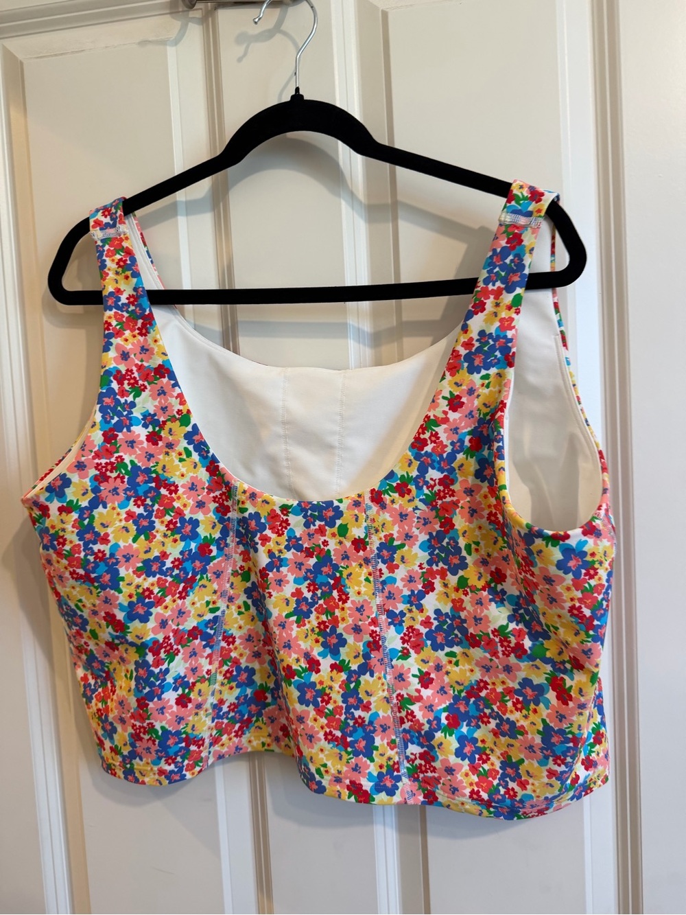 Old Navy Power Soft floral cropped tank, size 3X - Picture 2 of 3
